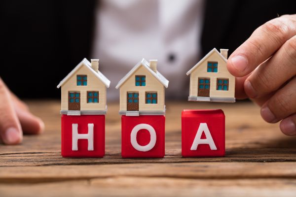 Can Homeowner Associations Ban Short-Term Rentals in Arizona?