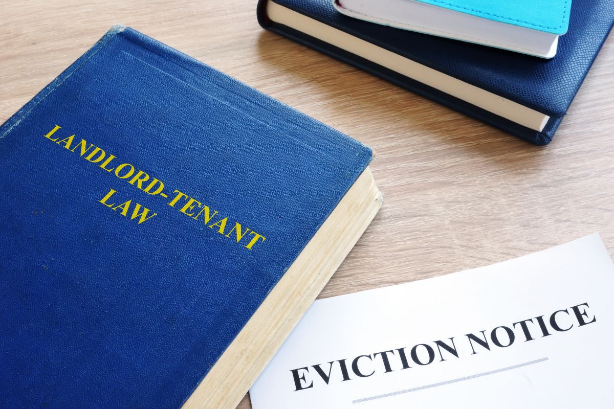 How Arizona Landlords May Manage an Evicted Tenant’s Personal Possessions